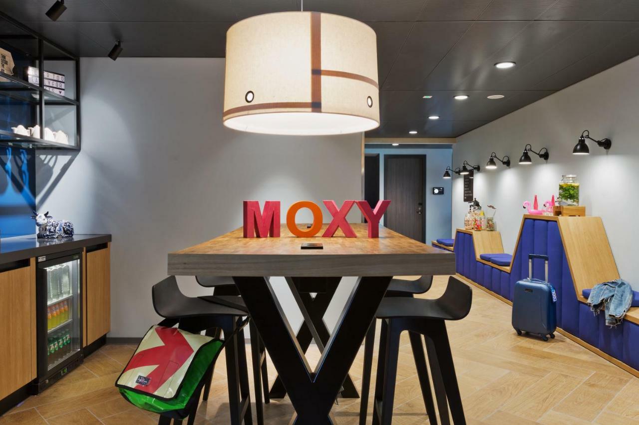 Moxy Amsterdam Houthavens Hotell Exteriör bild